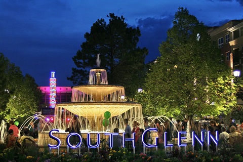 Fountain and sign at Streets at SouthGlenn